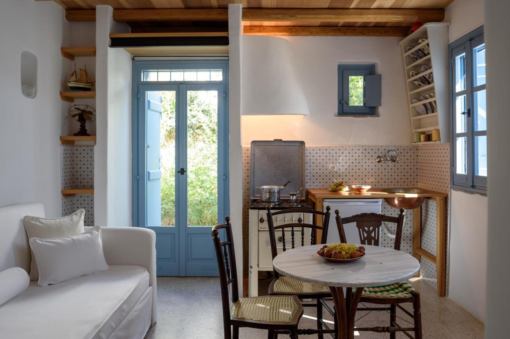 Mezzolovero Suites Kímolos מראה חיצוני תמונה