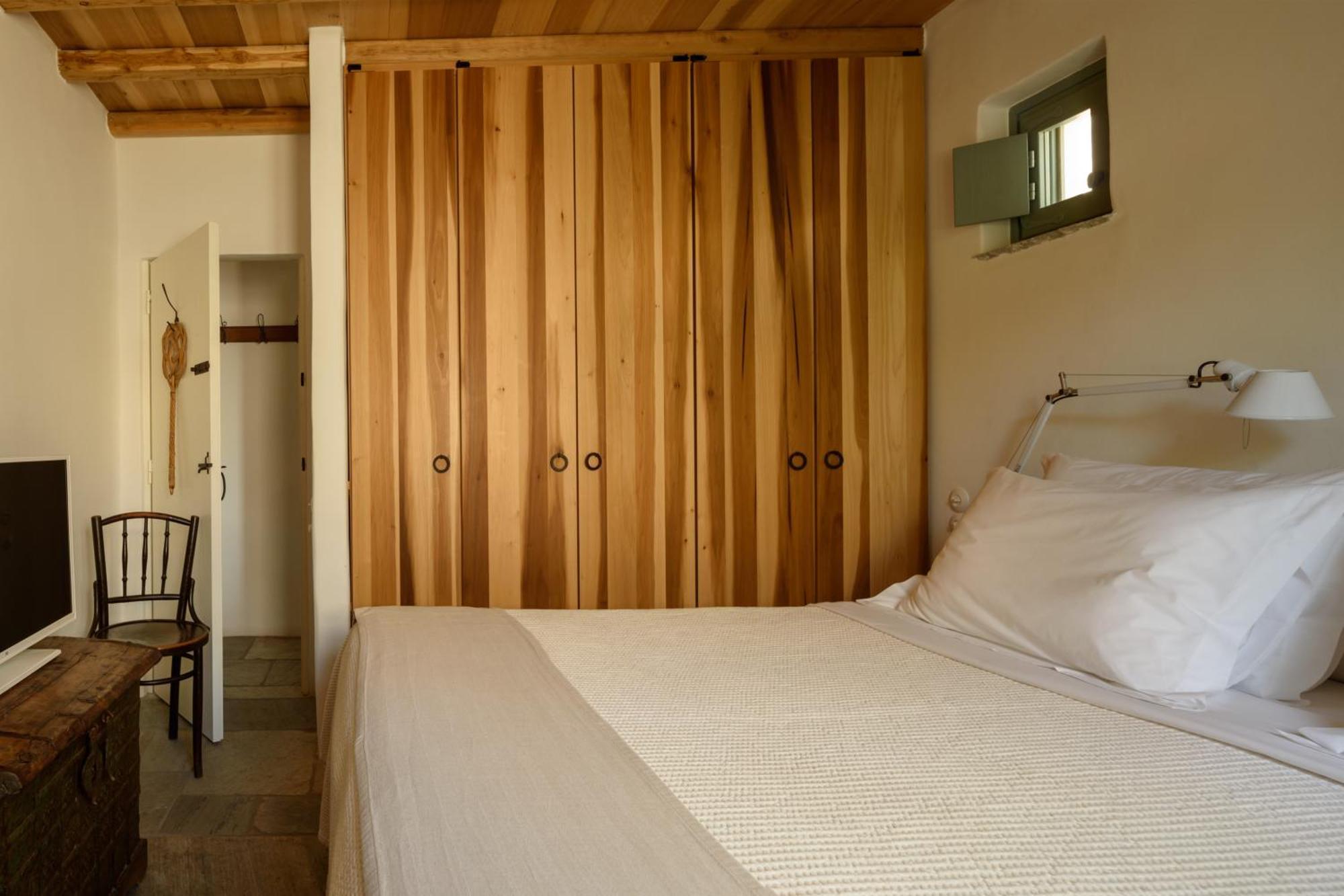 Mezzolovero Suites Kímolos מראה חיצוני תמונה
