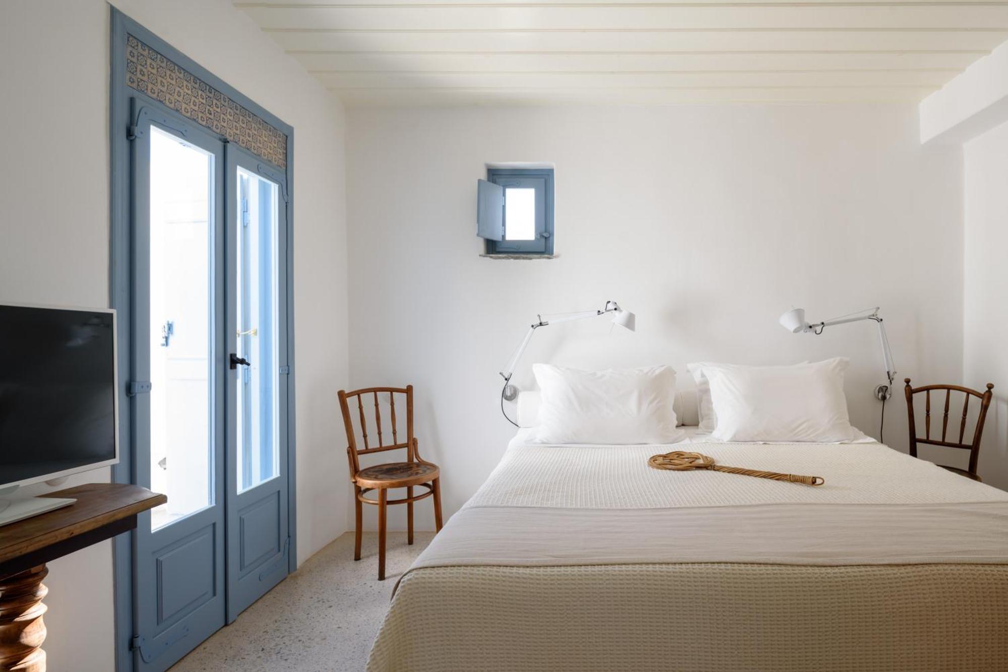 Mezzolovero Suites Kímolos מראה חיצוני תמונה
